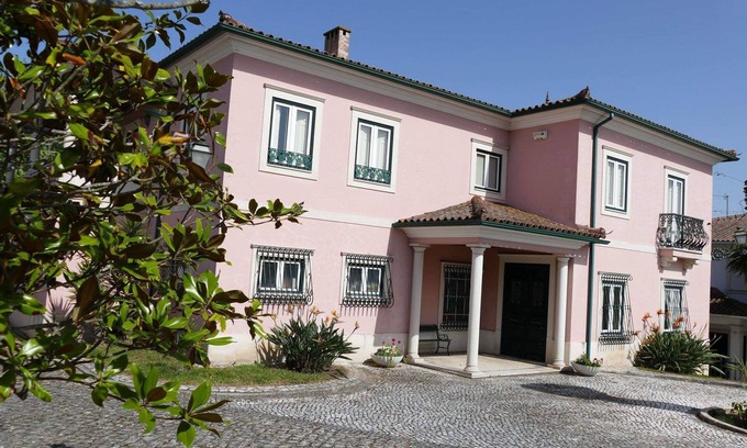Leiria Villa | Experience Comfort and Simplicity at Casa da Palmeira