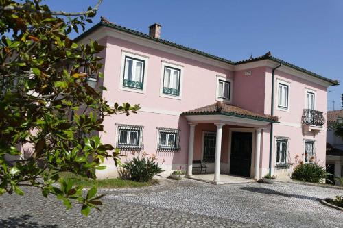 Leiria House | Top-Rated Casa Da Palmeira with Family-Friendly Amenities