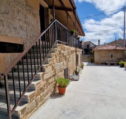Nogueira de Ramuin House | Oceanfront Casa da Penela: Guest Rated 9.8 & Family-Friendly