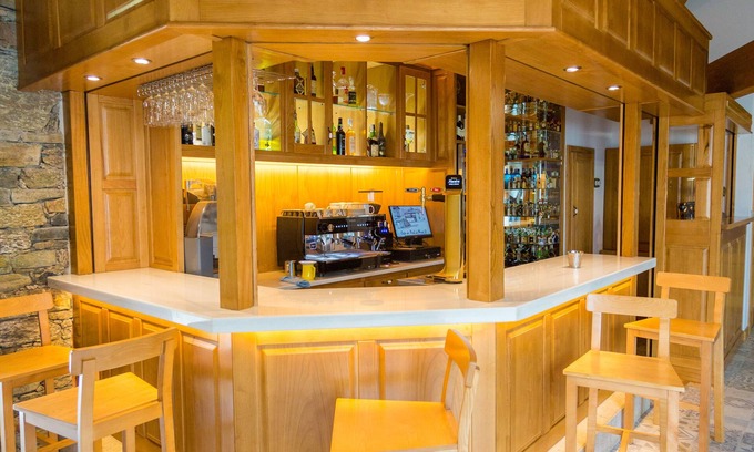 Catasol Hotel | Relax at Casa da Ponte de Penas with Pool & Spa Amenities