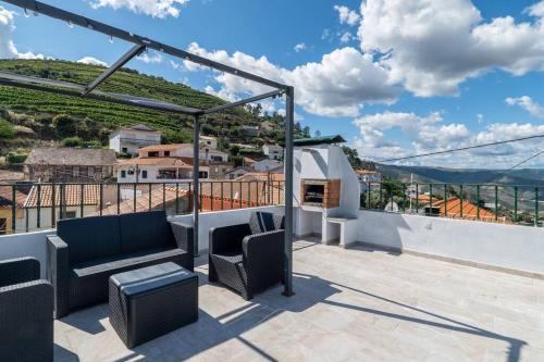 Armamar House | Discover Casa da Quelha: Pet-Friendly Family Retreat