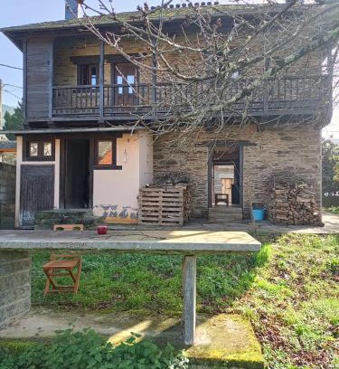 Quiroga House | Child-Friendly Getaway at CASA DA RIBEIRA - Guest Rated 9.3