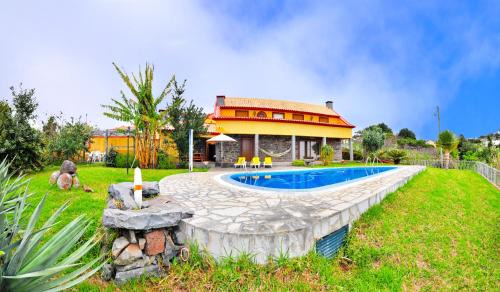 Prazeres House | Pet-Friendly Oasis at Casa da Rocha - 4-Star Retreat