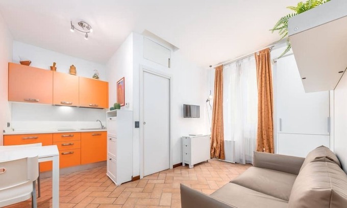 Porta Venezia Apartment | Family-Friendly Casa da Suite Minny Frisi 10 with Kitchen