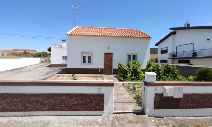 Famalicao House | Pet and Child-Friendly Stay at Casa da Tia Maria