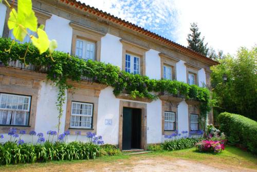 Ponte de Lima Bed & Breakfast | Relaxing Stay at Casa da Várzea with Pool & Ocean View