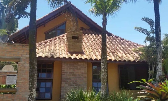 Morada da Praia House | Casa da Vila, surrounded by nature, faces Rio Vermelho at the beach address!