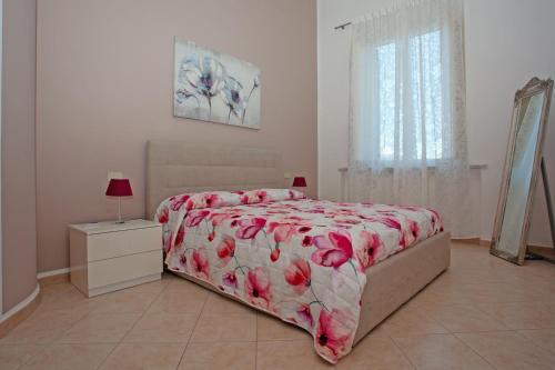 Livorno Apartment | Cozy Casa Dafne: Oceanfront Stay with Pet-Friendly Perks