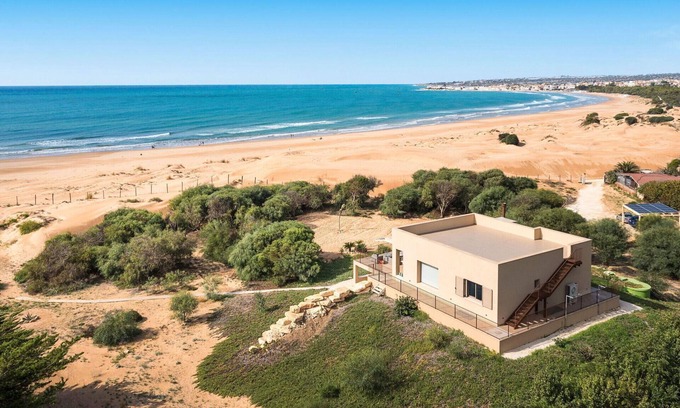 Scicli House | Relaxing Casa Dafne in Scenic Sampieri, Sicily Awaits