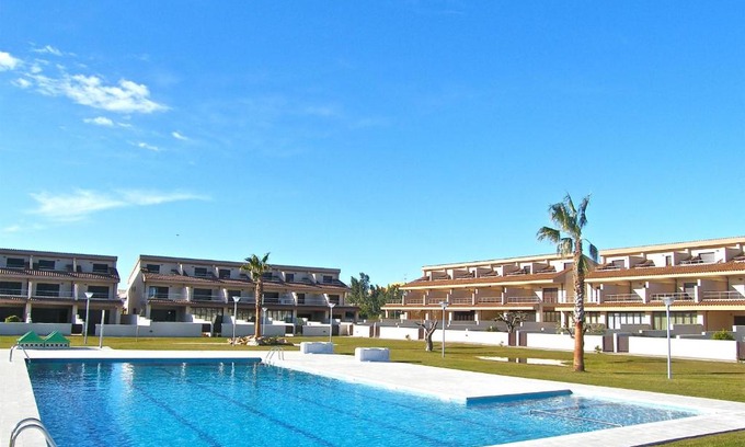 L'Ampolla House | Casa Dani: 4-Star Oceanfront Retreat with Pool & Family Fun