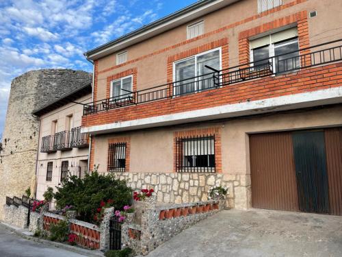 Fuentiduena House | Casa Daniela: Family and Pet-Friendly Getaway Awaits