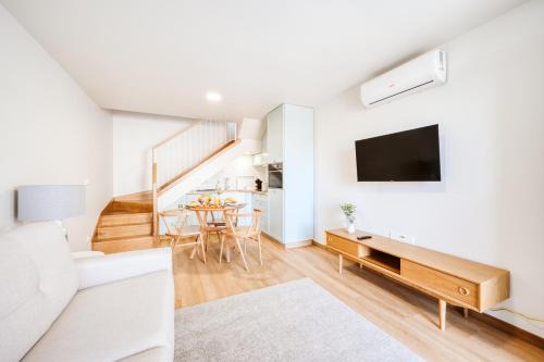 Camara de Lobos Apartment | Pet-Friendly Casa das Andorinhas: Cozy 1-Bedroom Retreat