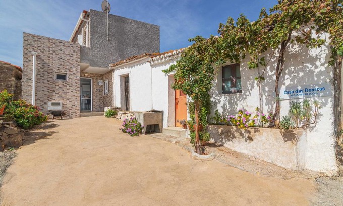 Vaqueiros Villa | Family-Friendly Retreat at Casa das Bonecas Hotel