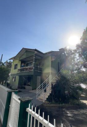 Piratuba House | Relax at Casa das Bromélias with Nature and Hot Tub Access