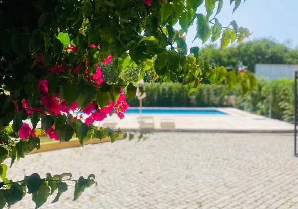 Monforte Villa | Casa das Clarinhas: Family-Friendly Retreat with Pool