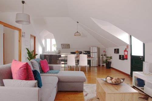 Santana Apartment | Discover Casa das Eiras: Family-Friendly Retreat Awaits