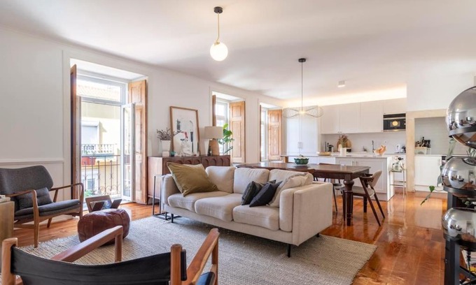 Penha de Franca Apartment | Inviting Casa das Flores: 4BR with Office Space & A/C