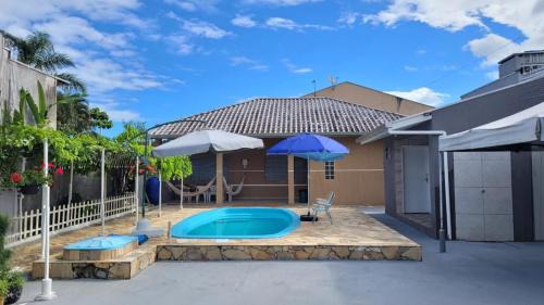 Matinhos House | Casa das Flores com piscina