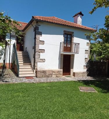 Fornelos House | Family-Friendly Retreat at Casa das Guimarães