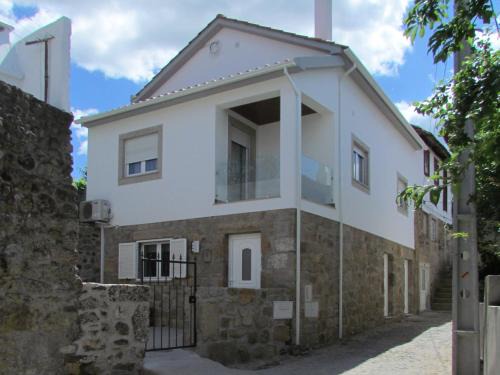 Fundao House | Casa das Nações: Family and Pet-Friendly Comfort Awaits