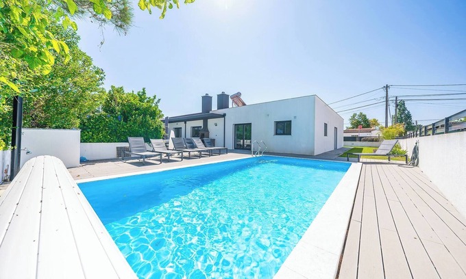 Sao Lourenco Ski Chalet | Experience Casa Das Palmeiras with Private Pool & Top Reviews