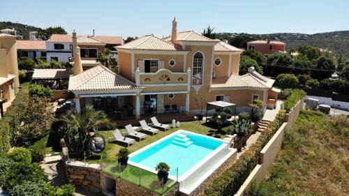 Sao Clemente Villa | Unforgettable Stays at Casa Das Palmeiras with Ocean Views