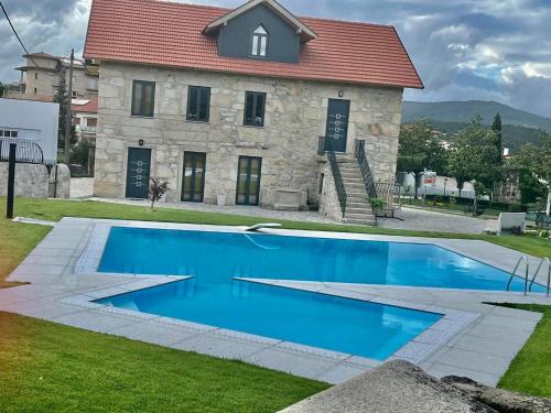 Molares House | Oceanfront Retreat: Casa das Varzielas with Pool & Views