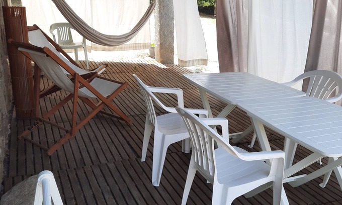Fornos de Algodres Cottage | Tranquil Casa das Vinhas: Pet-Friendly Retreat Awaits