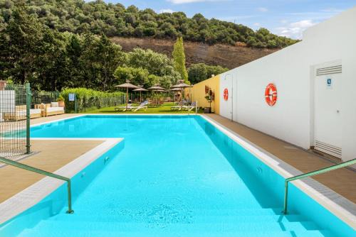 San Ambrosio Apartment | Family-Friendly Casa de 10 - Dive Into Relaxation