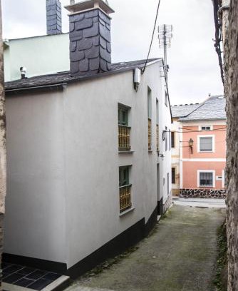 Rinlo Apartment | Family-Friendly Stay at Casa de Abaixo - Rated 9.2/10
