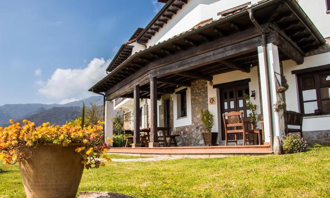 Cofino House | Discover Casa de Aldea el Navaron: Family and Pet Friendly Retreat