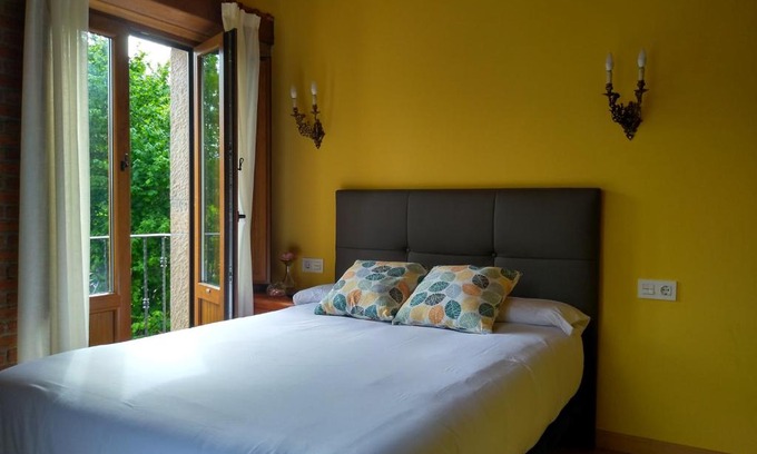 Soto de Cangas House | Discover Casa de Aldea La Xunta: 4-Star Family Getaway