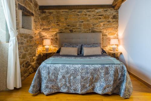 Lavacolla Hotel | Discover Casa de Amancio: Guest Rated 9/10 with Dining Options