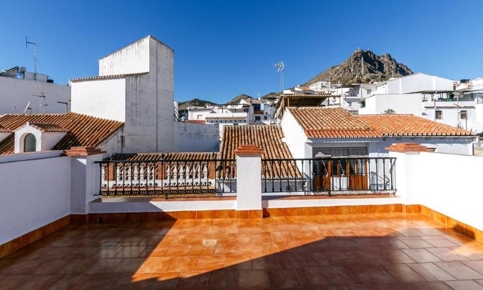 Alora Apartment | Family-Friendly Stay at Casa de Ana Rosa - 4 Star Comfort