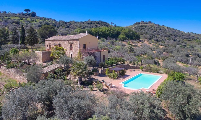 Aidone House | Idyllic Casa de Arena with Pool in Aidone-Piazza Armerina