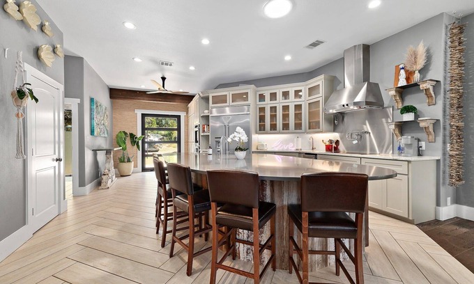 Austin Lake Estates House | Exclusive Casa de Austin: Private Retreat with Pool & Spa