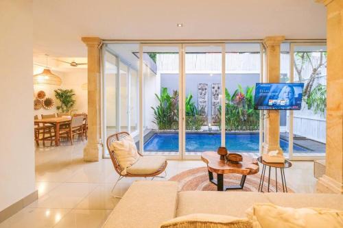 Sunset Road Villa | Casa De Beji Seminyak