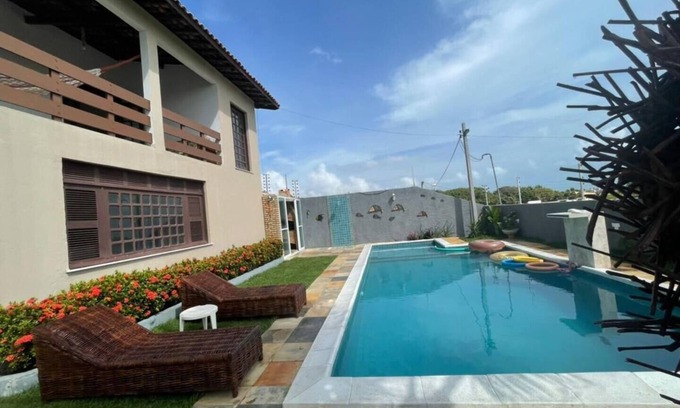 Barro Preto House | Relax at Casa DE Praia with Pool and Spa Amenities