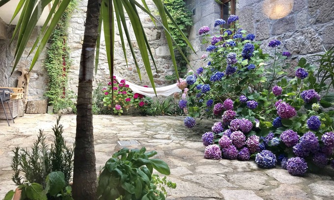 Cabril House | Relax at Casa de Campos: Your Private Oasis Awaits