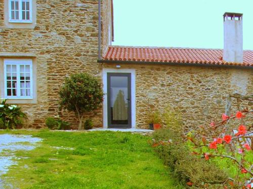 Fraga House | Welcoming Casa de Campo Just 10 Minutes from Santiago