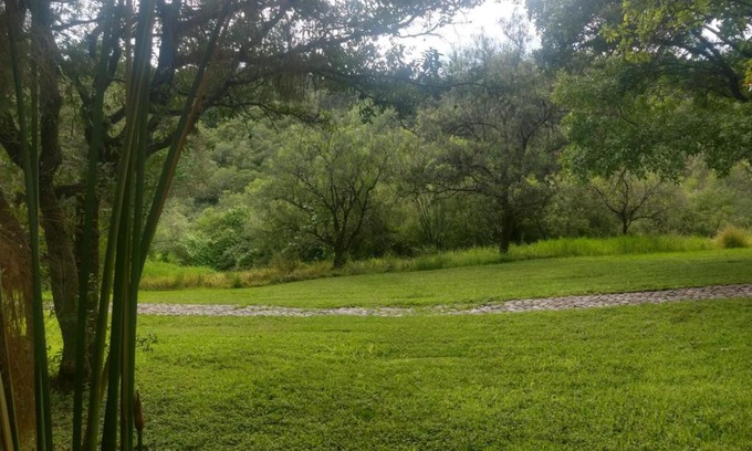 El Oasis Valsequillo House | Casa de Campo: Family-Friendly Retreat Near Africam Safari