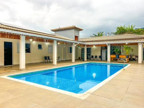 Mairinque House | Relaxing Getaway at Casa de Campo with Complete Amenities