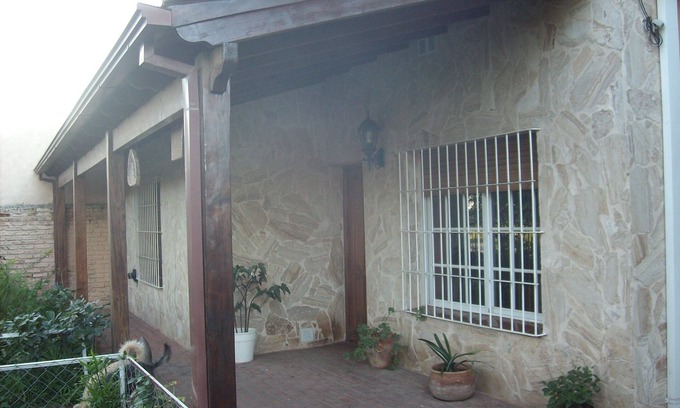 Suipacha House | Casa de Campo: Family-Friendly Retreat with Private Pool