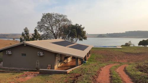Itai House | Elegant Casa de Campo by the Reservoir with Pool & Pet-Friendly