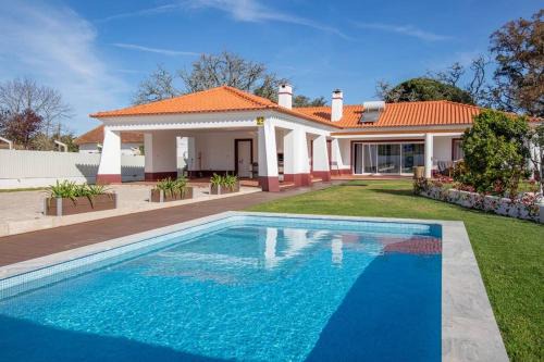 Aiana de Cima House | Experience Casa de Campo e Praia with Oceanfront Views