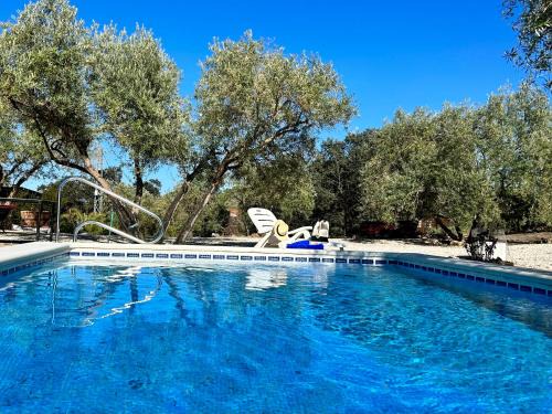 Villanueva de Tapia House | Discover LA MEJORANA: Poolside Retreat in Málaga Norte