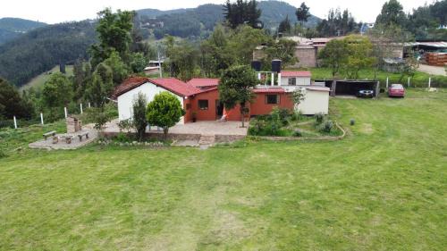 Sogamoso House | Welcoming Country House with Ideal Location & Pet Friendly