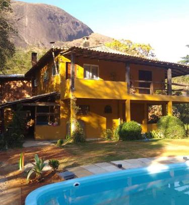 Araras House | Cozy Casa de Campo: Pet-Friendly Retreat with Pool