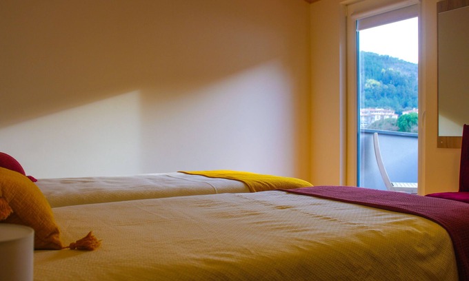 Gois Cottage | Casa de Campo Vale do Ceira, Quarto Twin. Na Bela e Pacata Vila de Góis
