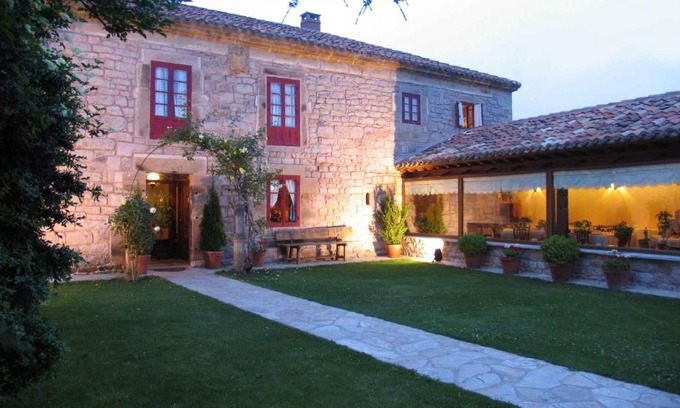 Naveda Apartment | Family-Friendly Retreat at Casa de Campoo with Pet Amenities